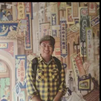 Photo of artist.